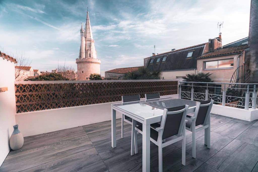 Vue Superbe Sur Tour De La Lanterne T2 Avec Terrasse Remparts 2 Daire La Rochelle  Dış mekan fotoğraf