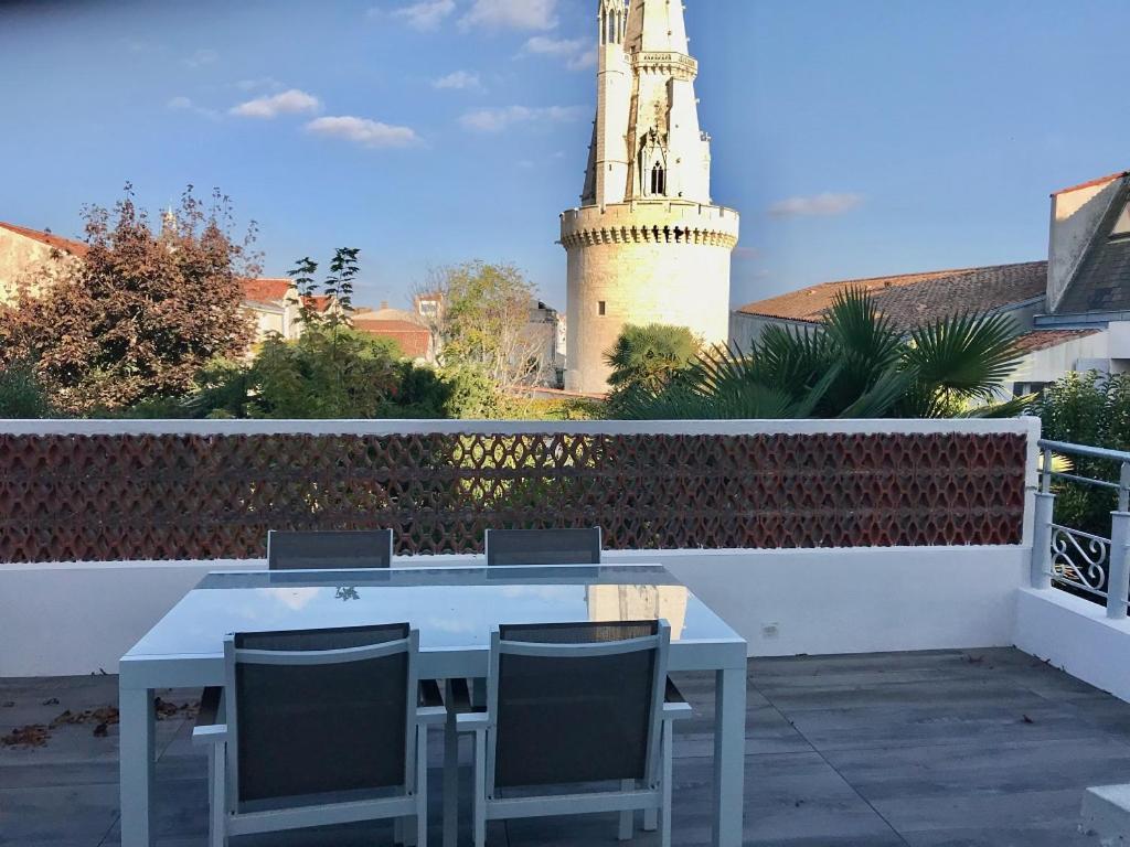 Vue Superbe Sur Tour De La Lanterne T2 Avec Terrasse Remparts 2 Daire La Rochelle  Dış mekan fotoğraf